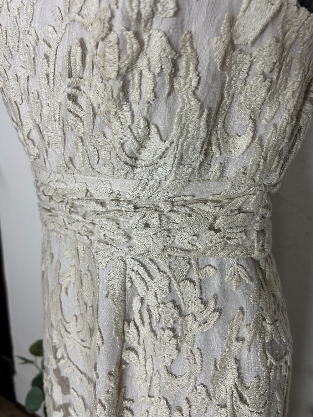 Adrianna Papell, EUC, size 8, Ivory lace dress, measurements in description - Picture 3 of 7